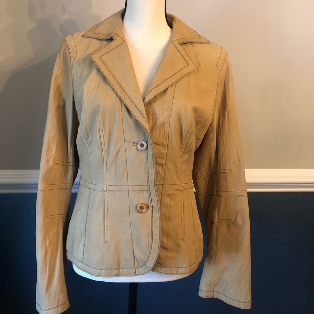 “Tapemeasure” Beige leather blazer